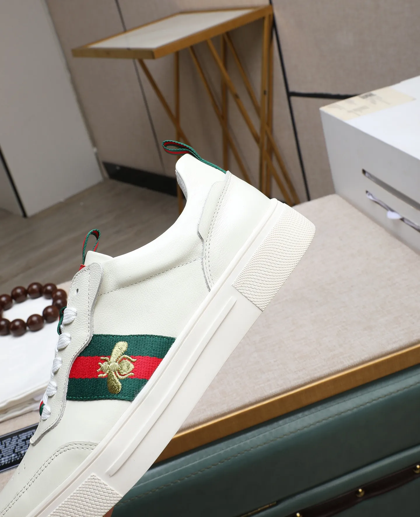 Men's shoes 💰460 GUCCI🔍🔍The latest models are on sale at the same time at the counter. Original calfskin imported from Italy, genuine leather lining, (high-end, extravagant, and classy) with exquisite workmanship. Soles: Original soles specially provided by the original factory. ⚠Exclusive double-layer movable molded soles are super comfortable⚠. Photos of the real thing🎬The real thing is even better🔍🔍"High quality·Follow the order" Code number 38-44